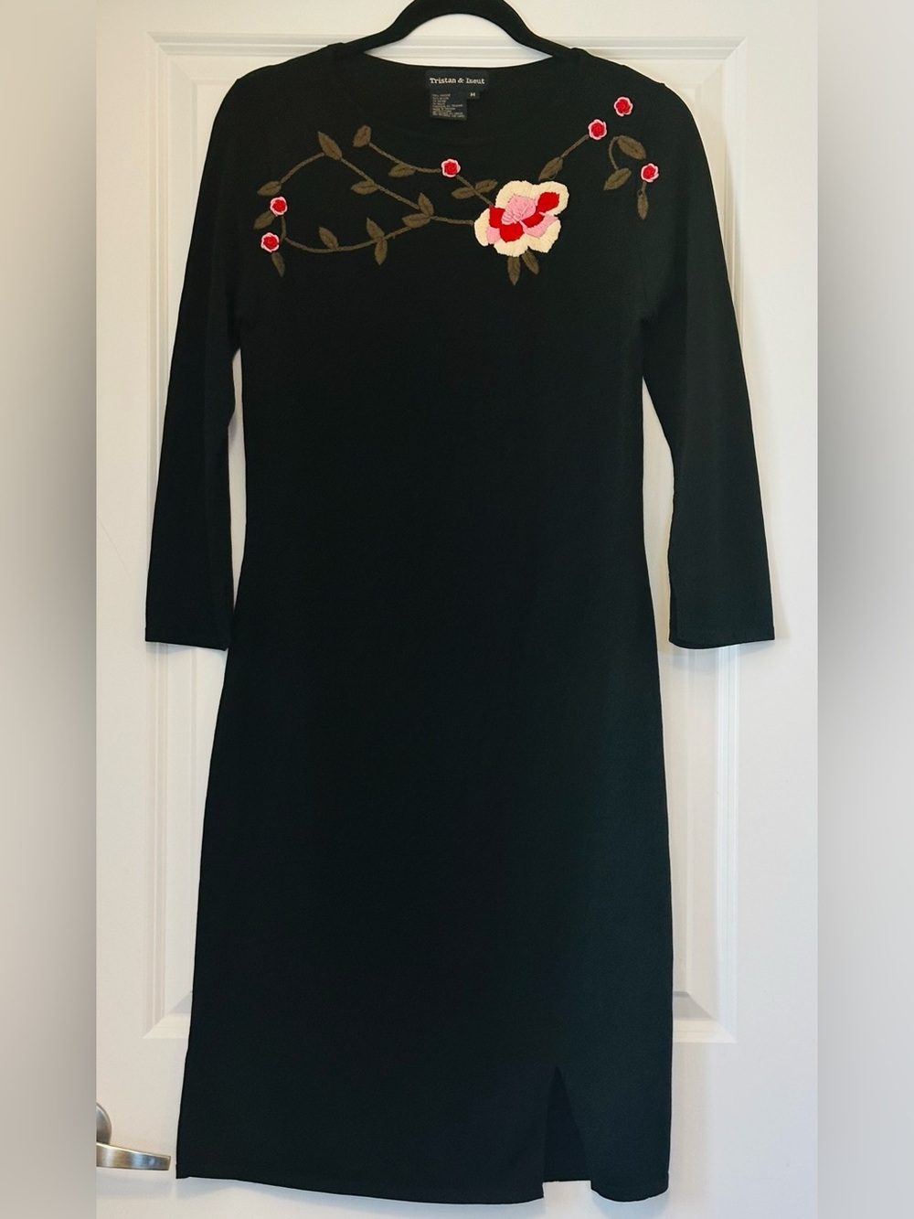 TRISTAN & ISEUT Dress Lovely Jet Black Red Floral Embroidered Sz M